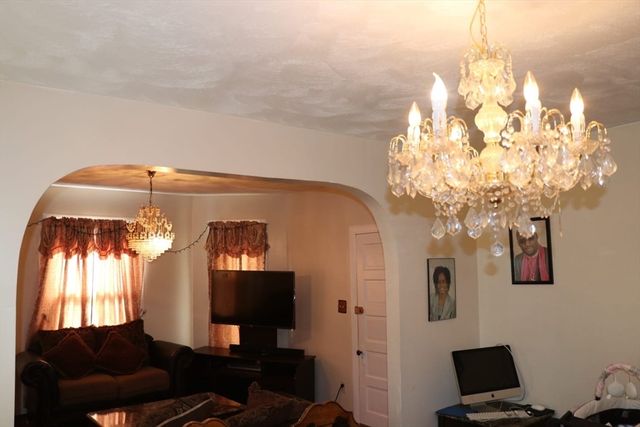 84 Lovell St 1, Worcester, MA 01603