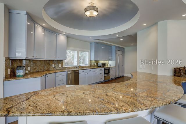 17 Marsh Dr, Hilton Head Island, SC 29928