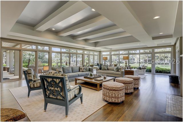 17 Marsh Dr, Hilton Head Island, SC 29928