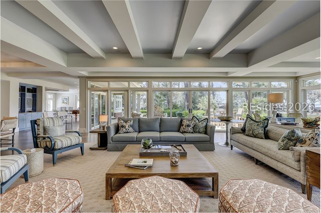 17 Marsh Dr, Hilton Head Island, SC 29928