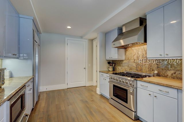 17 Marsh Dr, Hilton Head Island, SC 29928