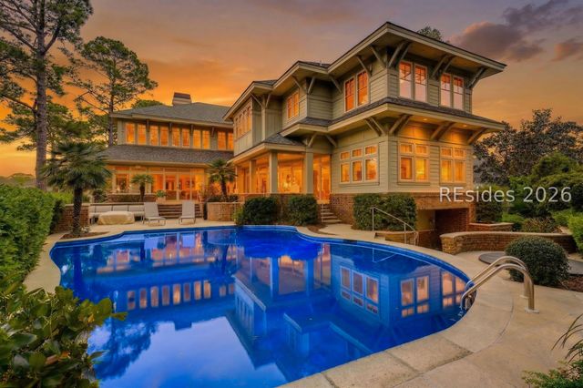 17 Marsh Dr, Hilton Head Island, SC 29928