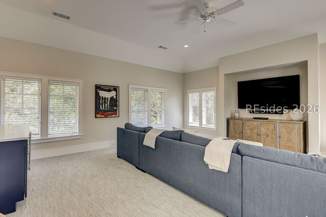 17 Marsh Dr, Hilton Head Island, SC 29928