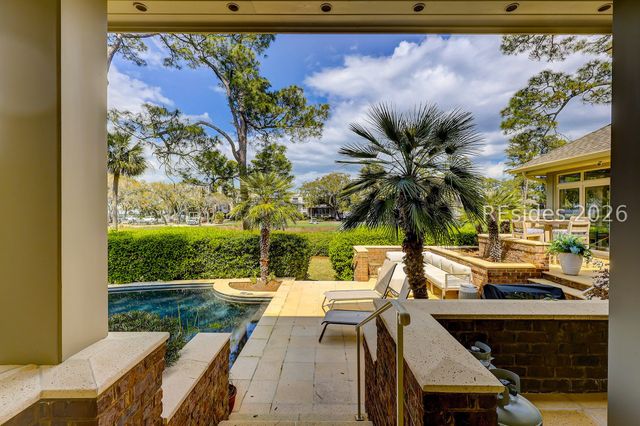 17 Marsh Dr, Hilton Head Island, SC 29928