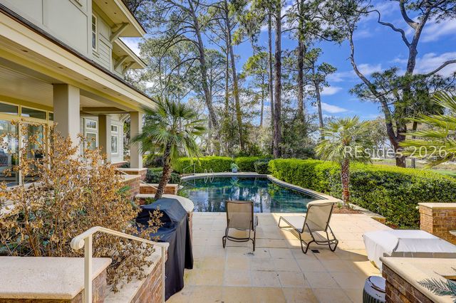 17 Marsh Dr, Hilton Head Island, SC 29928