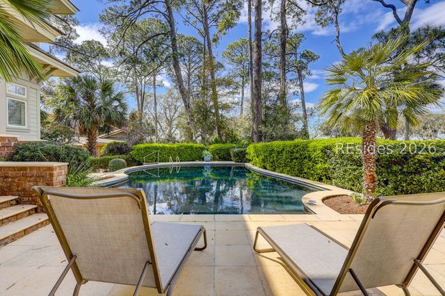 17 Marsh Dr, Hilton Head Island, SC 29928