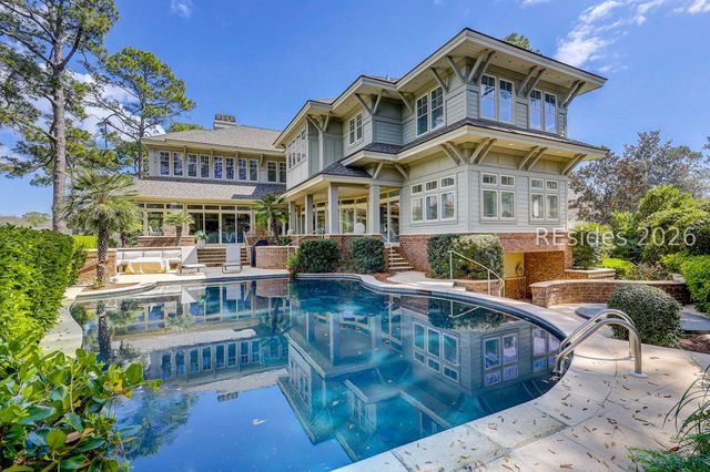 17 Marsh Dr, Hilton Head Island, SC 29928