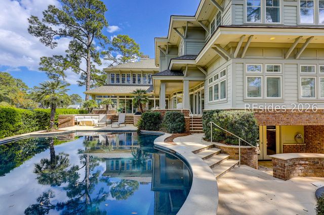 17 Marsh Dr, Hilton Head Island, SC 29928