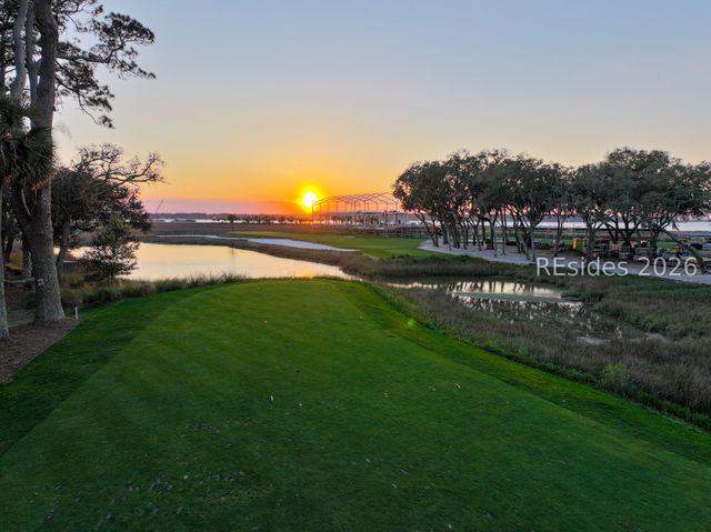 17 Marsh Dr, Hilton Head Island, SC 29928