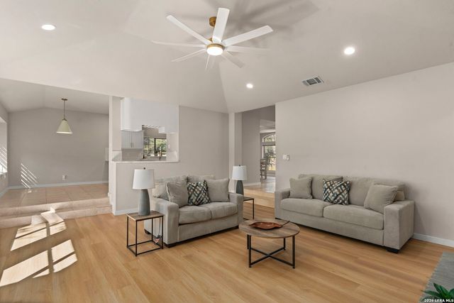 15743 Dawn Crest, San Antonio, TX 78248