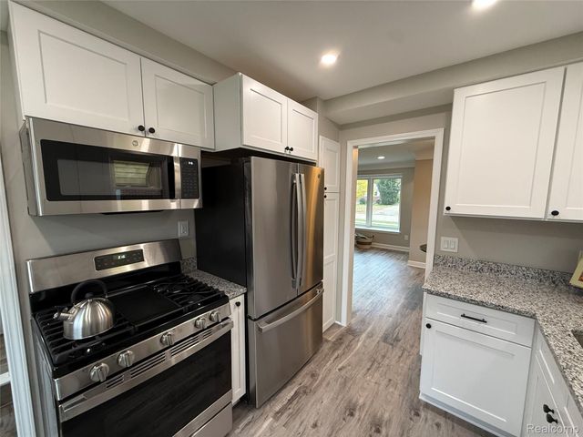 35622 Minton Street, Livonia, MI 48150