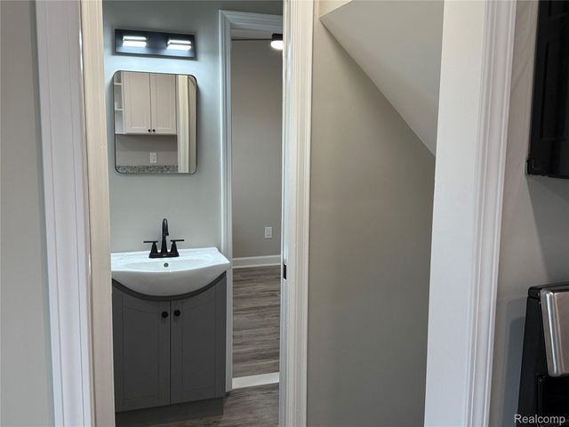 35622 Minton Street, Livonia, MI 48150