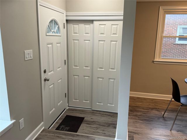 35622 Minton Street, Livonia, MI 48150