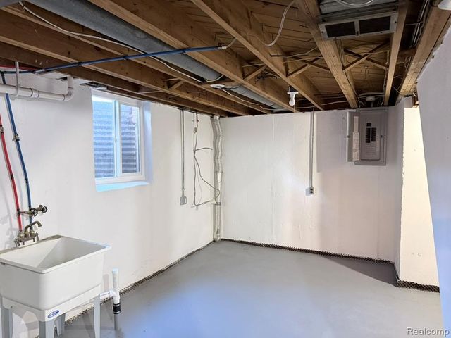 35622 Minton Street, Livonia, MI 48150