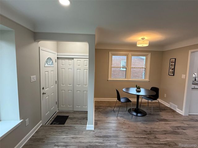 35622 Minton Street, Livonia, MI 48150