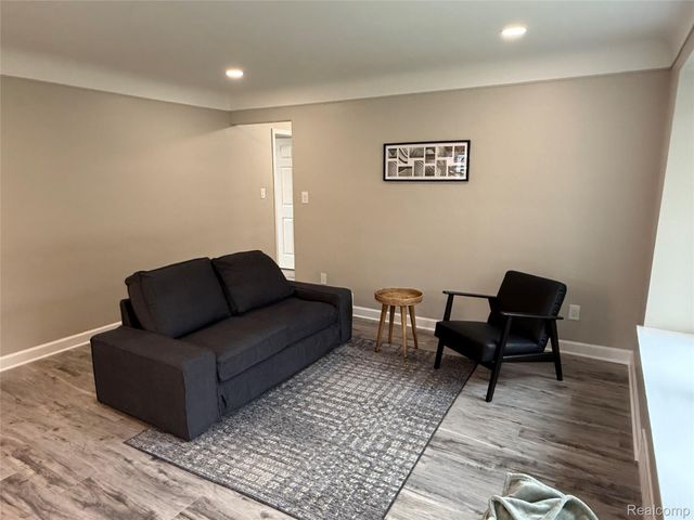 35622 Minton Street, Livonia, MI 48150