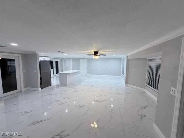 1015 Wilshire DR, Fort Myers, FL 33919