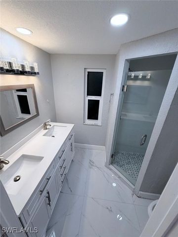 1015 Wilshire DR, Fort Myers, FL 33919