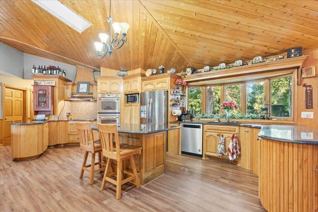 31813 Lakeway Drive NE, Cambridge, MN 55008