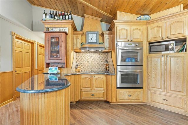 31813 Lakeway Drive NE, Cambridge, MN 55008