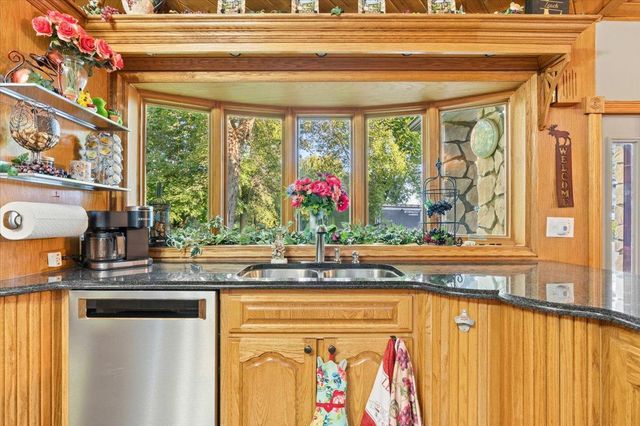 31813 Lakeway Drive NE, Cambridge, MN 55008