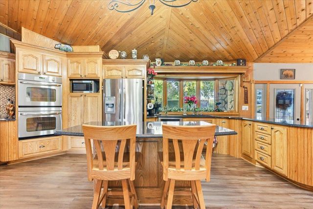 31813 Lakeway Drive NE, Cambridge, MN 55008