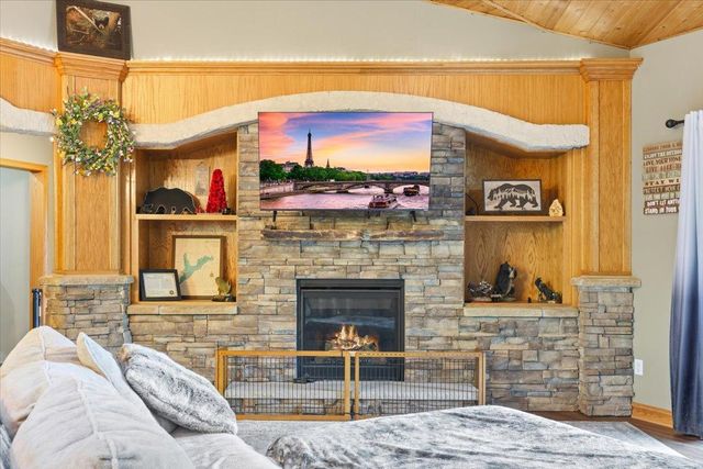 31813 Lakeway Drive NE, Cambridge, MN 55008