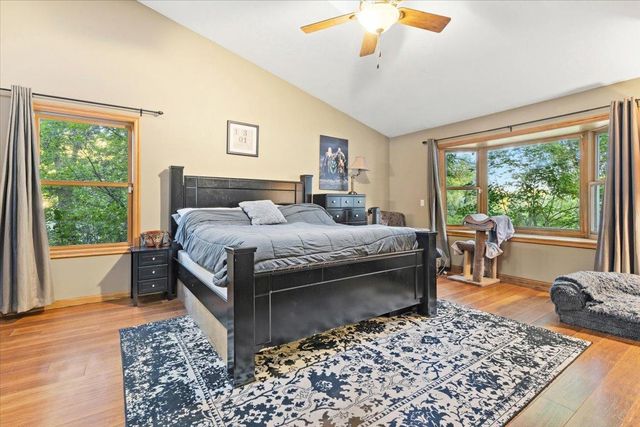 31813 Lakeway Drive NE, Cambridge, MN 55008