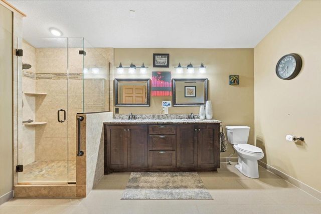 31813 Lakeway Drive NE, Cambridge, MN 55008