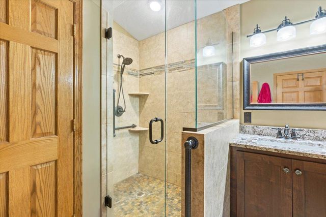 31813 Lakeway Drive NE, Cambridge, MN 55008
