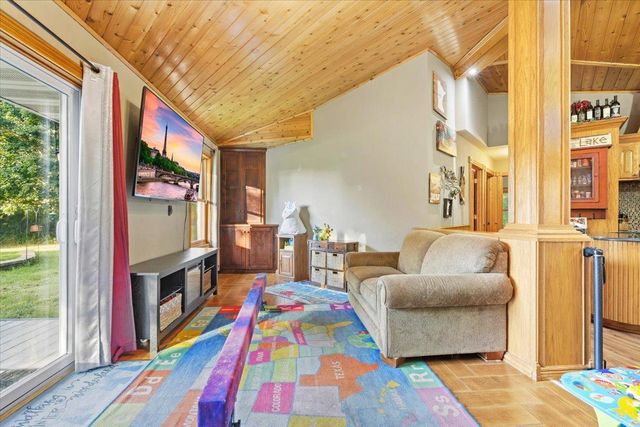 31813 Lakeway Drive NE, Cambridge, MN 55008