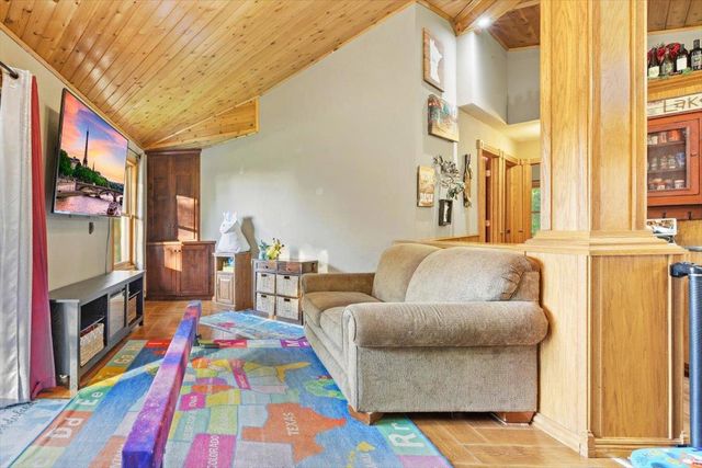 31813 Lakeway Drive NE, Cambridge, MN 55008