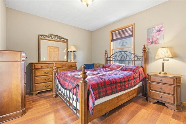 31813 Lakeway Drive NE, Cambridge, MN 55008