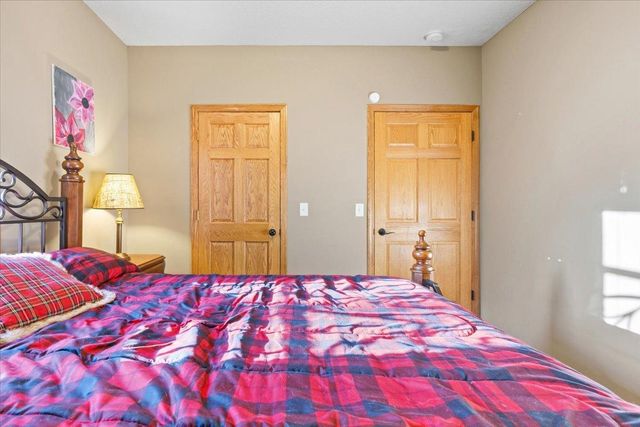 31813 Lakeway Drive NE, Cambridge, MN 55008