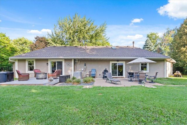 31813 Lakeway Drive NE, Cambridge, MN 55008