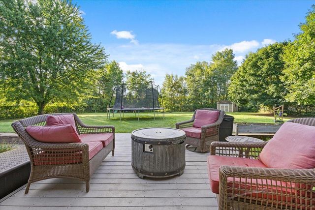 31813 Lakeway Drive NE, Cambridge, MN 55008