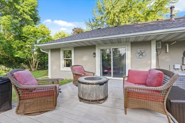 31813 Lakeway Drive NE, Cambridge, MN 55008