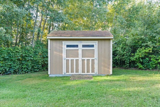 31813 Lakeway Drive NE, Cambridge, MN 55008