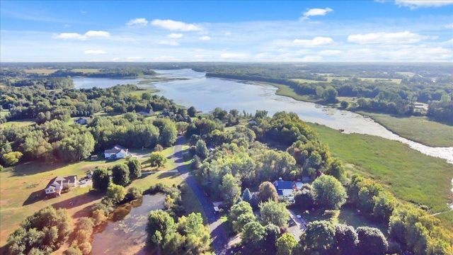 31813 Lakeway Drive NE, Cambridge, MN 55008