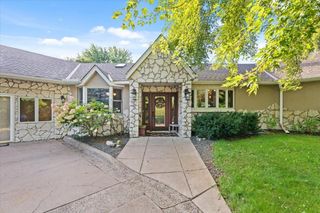 31813 Lakeway Drive NE, Cambridge, MN 55008