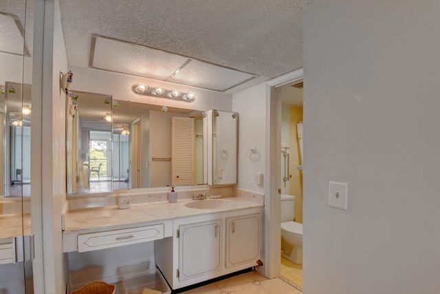 23247 N Barwood Ln Lane N 305, Boca Raton, FL 33428