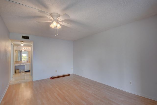 23247 N Barwood Ln Lane N 305, Boca Raton, FL 33428