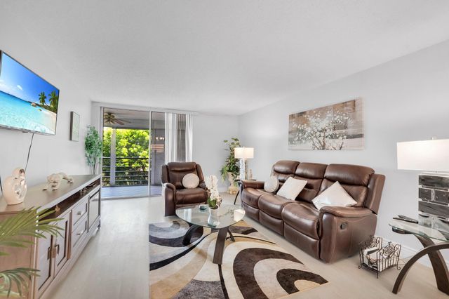 23247 N Barwood Ln Lane N 305, Boca Raton, FL 33428