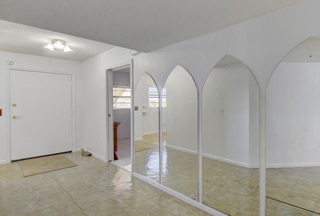 23247 N Barwood Ln Lane N 305, Boca Raton, FL 33428
