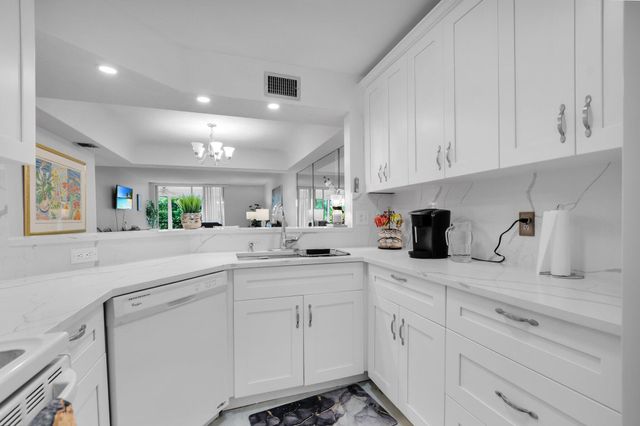 23247 N Barwood Ln Lane N 305, Boca Raton, FL 33428