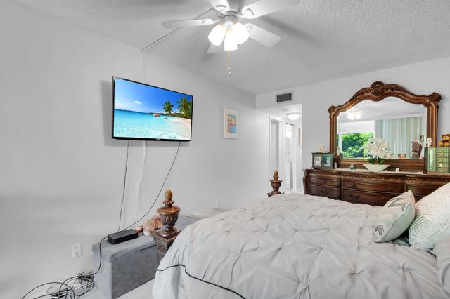 23247 N Barwood Ln Lane N 305, Boca Raton, FL 33428