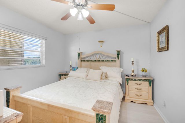 23247 N Barwood Ln Lane N 305, Boca Raton, FL 33428