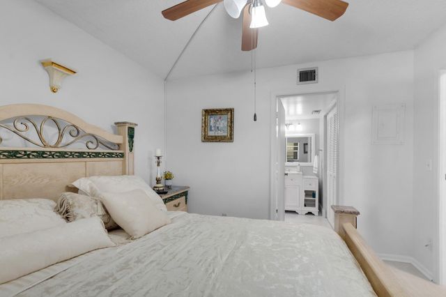 23247 N Barwood Ln Lane N 305, Boca Raton, FL 33428