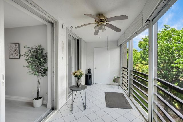 23247 N Barwood Ln Lane N 305, Boca Raton, FL 33428