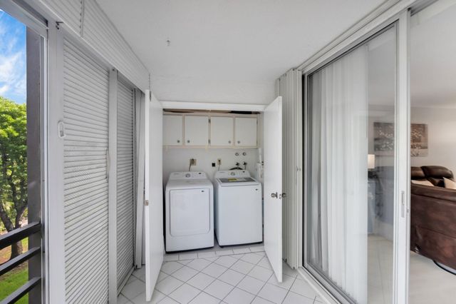 23247 N Barwood Ln Lane N 305, Boca Raton, FL 33428